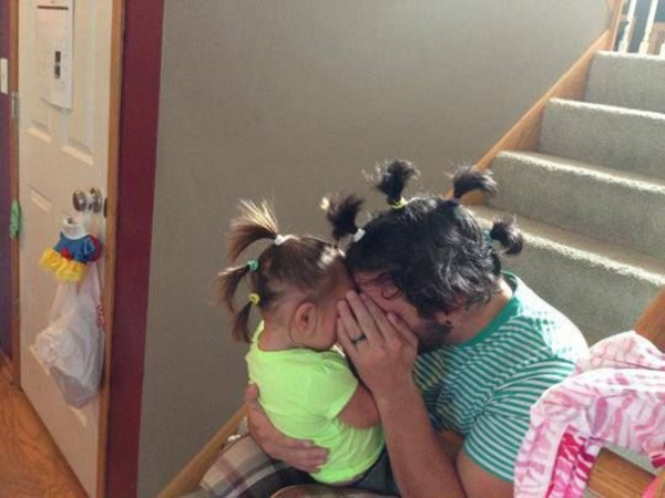 cuoi ngat voi loat anh ba dao cach nhung ong bo cham con luc me vang nha