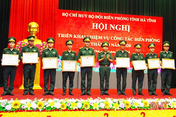 Khen thưởng 19 tập thể, cá nhân bộ đội biên phòng Hà Tĩnh