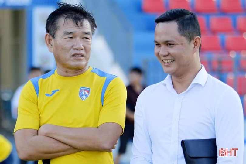 Cầu thủ Than Quảng Ninh khen mặt sân Hà Tĩnh đẹp trước trận tứ kết Cúp Quốc gia