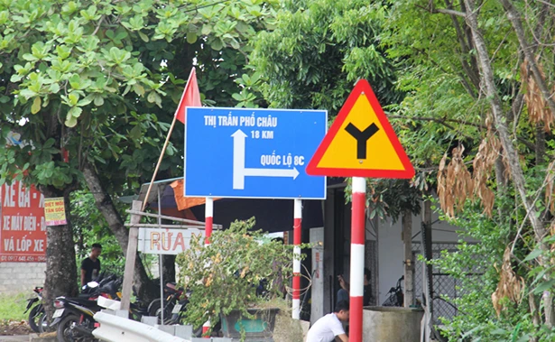 QL 8A qua Hương Sơn: “Bát nháo” cự ly trên cột mốc, biển báo giao thông!