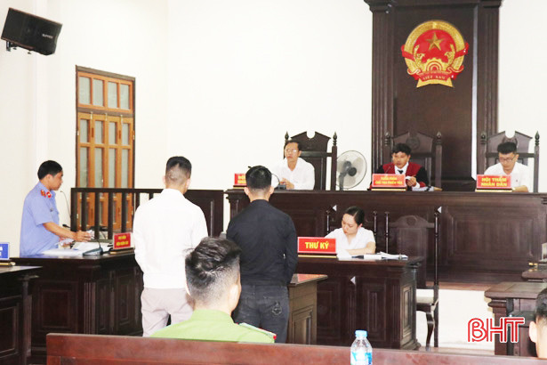 Vào ký túc xá Đại học Hà Tĩnh trộm tài sản, 2 đối tượng lĩnh 60 tháng tù