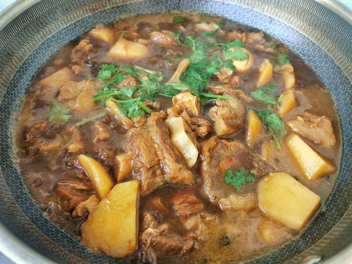 Ngày thu, trổ tài nấu thịt bò hầm khoai tây hấp dẫn hết ý, chồng con đều khen ngon! ảnh 10 Ngày thu, trổ tài nấu thịt bò hầm khoai tây hấp dẫn hết ý, chồng con đều khen ngon!