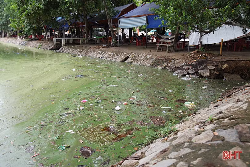 “Hồ Gươm thu nhỏ” ở phố núi Hà Tĩnh vẫn ô nhiễm nặng, mất tác dụng điều hòa