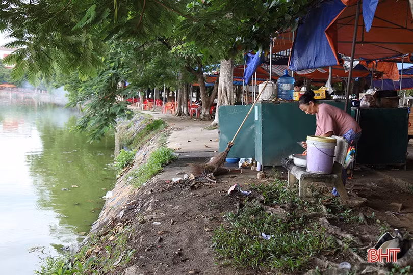 “Hồ Gươm thu nhỏ” ở phố núi Hà Tĩnh vẫn ô nhiễm nặng, mất tác dụng điều hòa