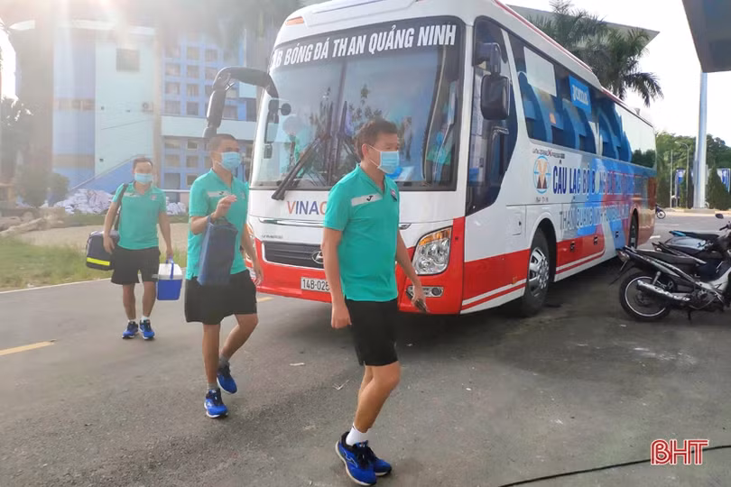 Tứ kết Cúp Quốc gia Hồng Lĩnh Hà Tĩnh - Than Quảng Ninh: An toàn phòng dịch trước giờ bóng lăn