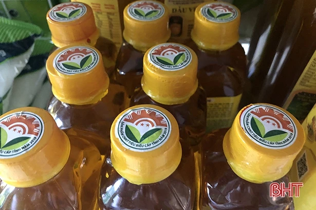 Gắn logo - nâng giá trị sản phẩm công nghiệp nông thôn tiêu biểu Hà Tĩnh