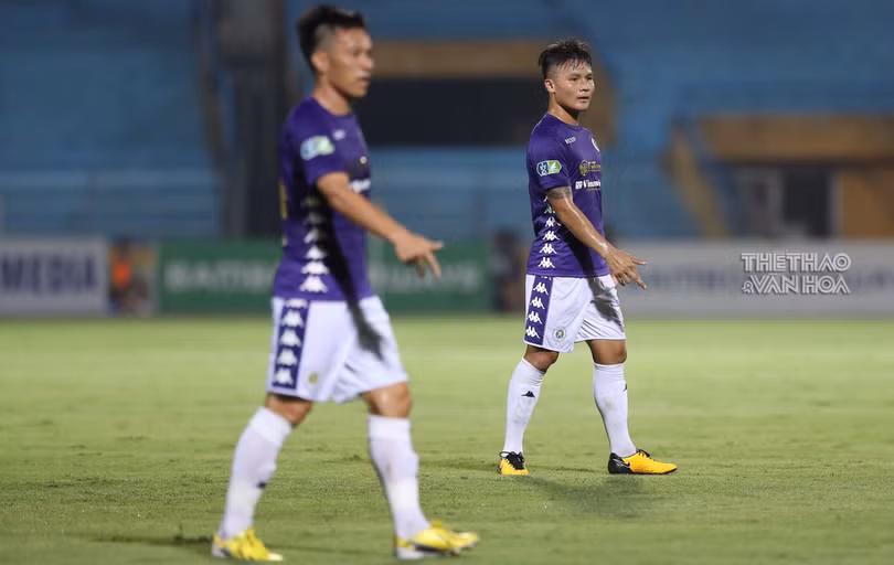 HLV Park Hang Seo chứng kiến Quang Hải ‘giải hạn’