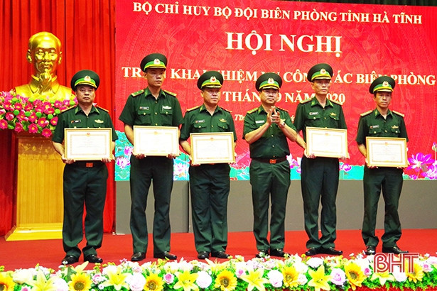 Khen thưởng 19 tập thể, cá nhân bộ đội biên phòng Hà Tĩnh