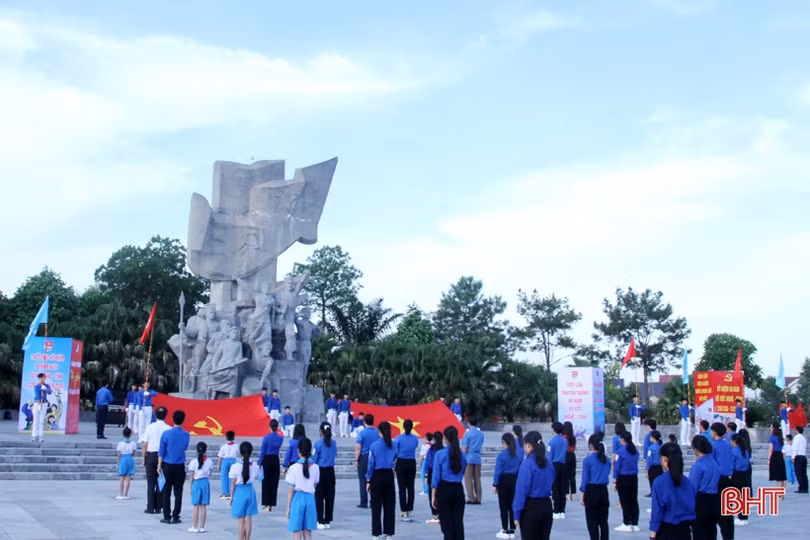 Tuổi trẻ Hà Tĩnh Tiếp lửa truyền thống 90 năm Xô Viết Nghệ - Tĩnh”