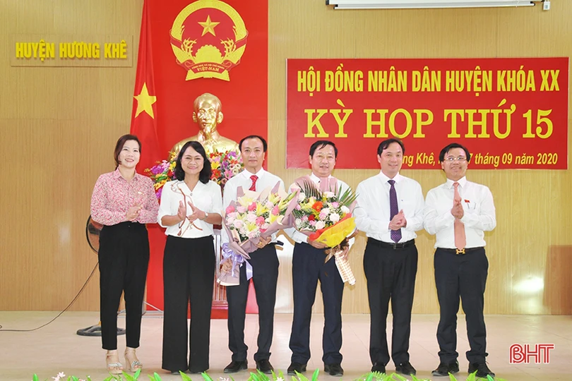 Hương Khê có Chủ tịch, Phó Chủ tịch HĐND, UBND mới