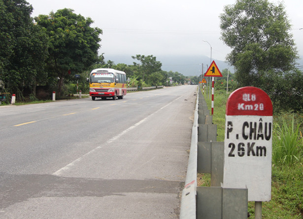 QL 8A qua Hương Sơn: “Bát nháo” cự ly trên cột mốc, biển báo giao thông!