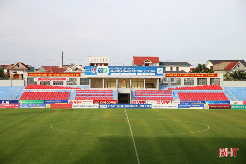 Tứ kết Cúp Quốc gia Hồng Lĩnh Hà Tĩnh - Than Quảng Ninh: An toàn phòng dịch trước giờ bóng lăn