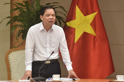 Bộ trưởng Bộ NN&PTNT Nguyễn Xuân Cường phát biểu tại cuộc họp - Ảnh: VGP/Đoàn Bắc Kiên quyết xử lý nghiêm mọi vi phạm để gỡ ‘thẻ vàng’ về khai thác hải sản