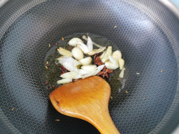 Ngày thu, trổ tài nấu thịt bò hầm khoai tây hấp dẫn hết ý, chồng con đều khen ngon! ảnh 6 Ngày thu, trổ tài nấu thịt bò hầm khoai tây hấp dẫn hết ý, chồng con đều khen ngon!