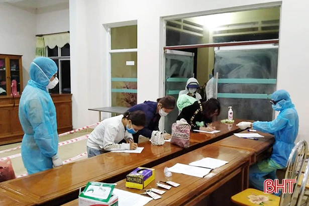 Lộc Hà bàn giao 136 công dân hoàn thành cách ly tập trung