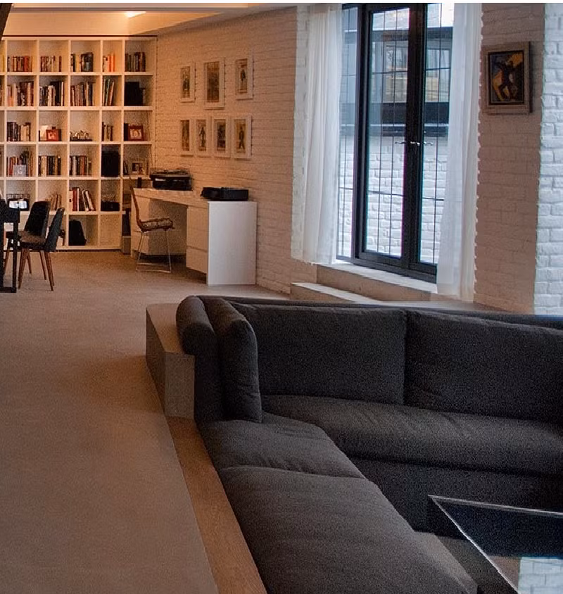 Không gian độc đáo của ngôi nhà có phòng khách được thiết kế chìm