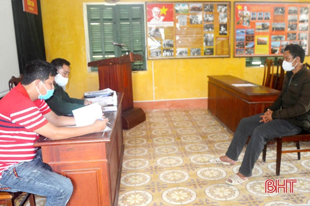 Bắt 2 tàu giã cào khai thác trái phép trên vùng biển Hà Tĩnh