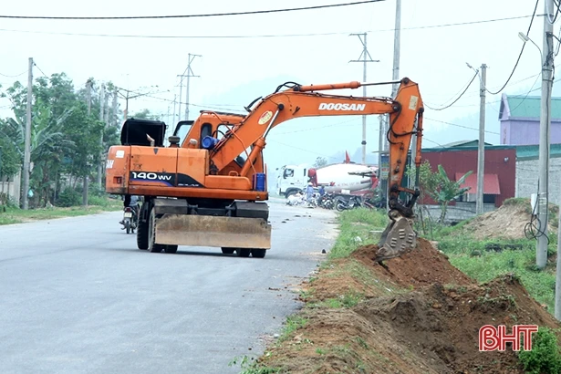 “Tăng máy, giảm người” trên các công trình giao thông ở Hà Tĩnh