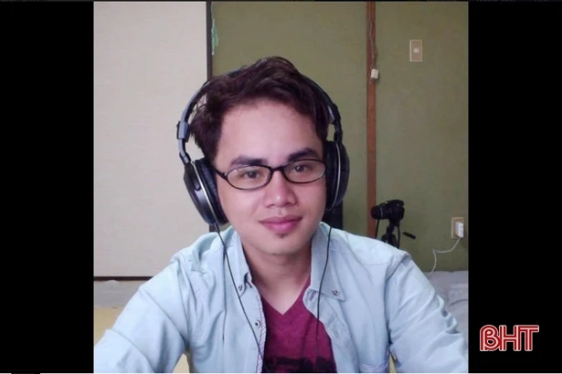 Thiếu úy công an Hà Tĩnh và giáo viên nước ngoài mở lớp tiếng Anh online ủng hộ... chống dịch Covid-19!