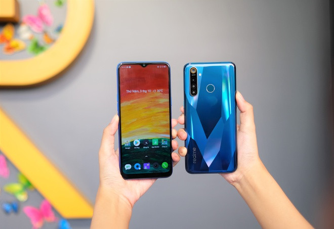 Nhiều smartphone chính hãng giảm giá đầu tháng 4