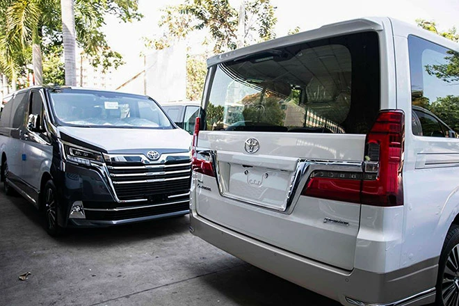 Xe MPV gia đình cỡ lớn Toyota Granvia xuất hiện tại Việt Nam