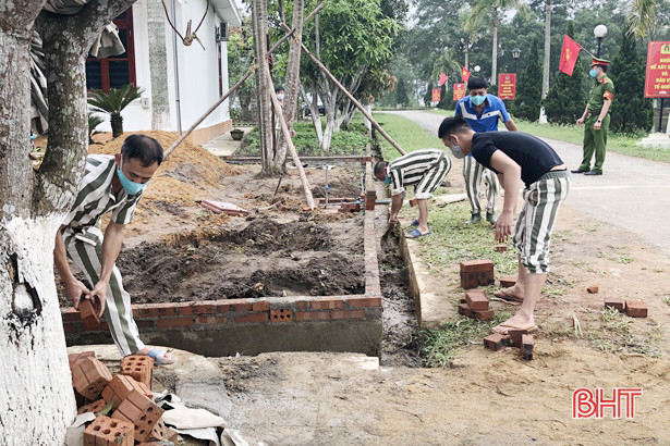 Cán bộ chiến sỹ trại giam ở Hà Tĩnh “cách ly” phòng dịch Covid-19