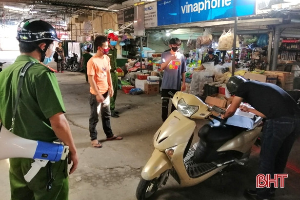 Can Lộc xử phạt 17 trường hợp vi phạm quy định về phòng, chống dịch Covid-19