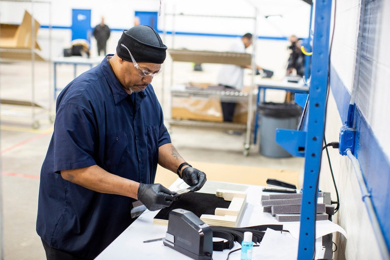 các hãng ô tô làm gì thời covid-19 khi không lắp ráp xe? hình 1 Các hãng ô tô làm gì thời Covid-19 khi không lắp ráp xe?