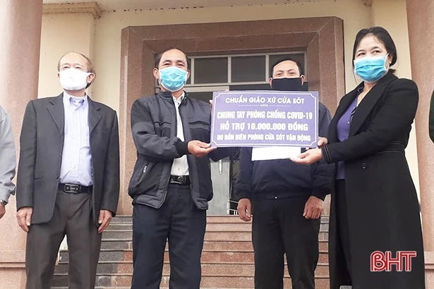 Cộng đồng giáo dân huyện ven biển Hà Tĩnh đồng lòng, góp sức “đánh bay” Covid-19