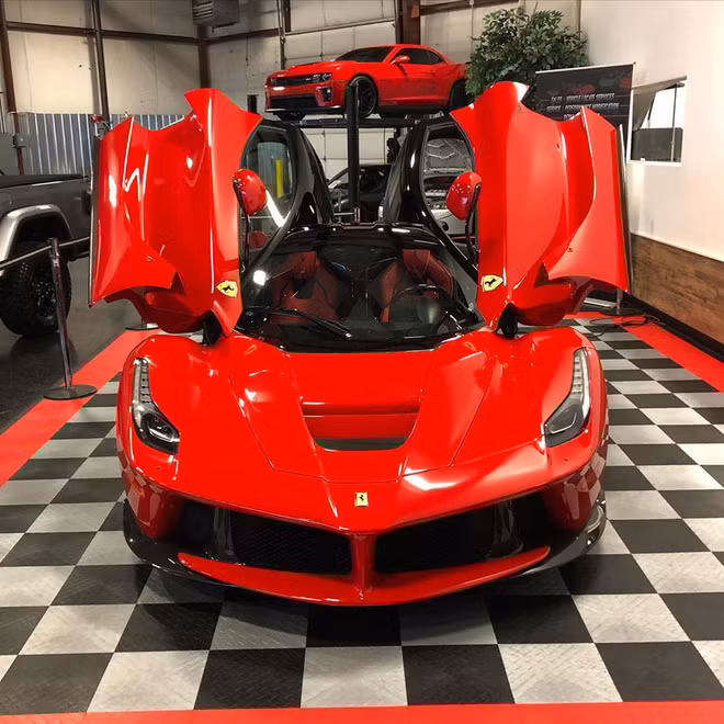 Bán đấu giá dàn siêu xe để ủng hộ bệnh nhân Covid-19