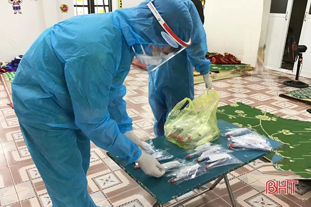 Lộc Hà bàn giao 136 công dân hoàn thành cách ly tập trung