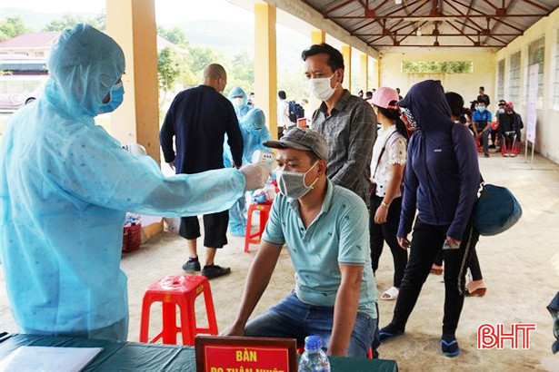 18 trường hợp F1, F2 với bệnh nhân 238 cách ly ở Hương Khê âm tính virus SARS-CoV-2