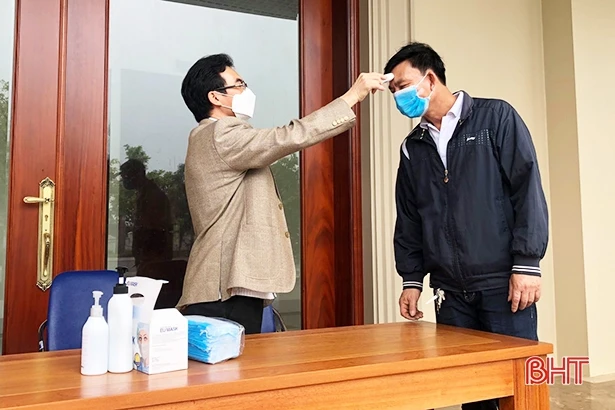 Cộng đồng giáo dân huyện ven biển Hà Tĩnh đồng lòng, góp sức “đánh bay” Covid-19