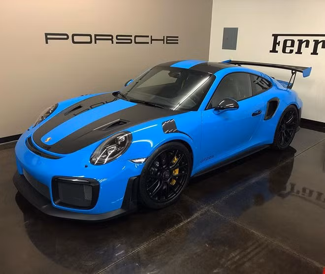 Bán đấu giá dàn siêu xe để ủng hộ bệnh nhân Covid-19