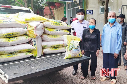 Bí thư Thành ủy Hà Tĩnh gửi thư cảm ơn gia đình 2 giáo dân ủng hộ 2,6 tấn gạo chống dịch Covid-19