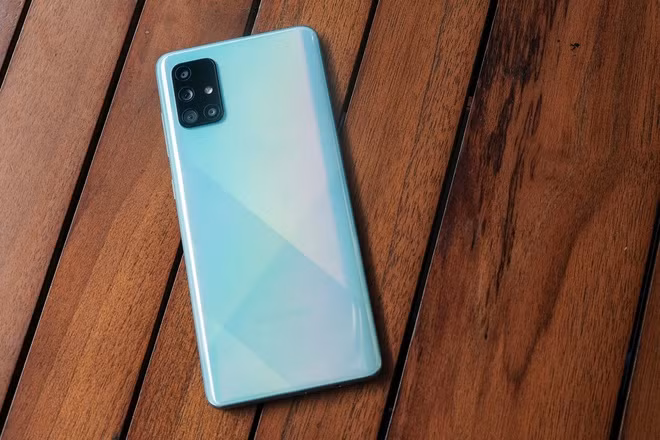 Nhiều smartphone chính hãng giảm giá đầu tháng 4