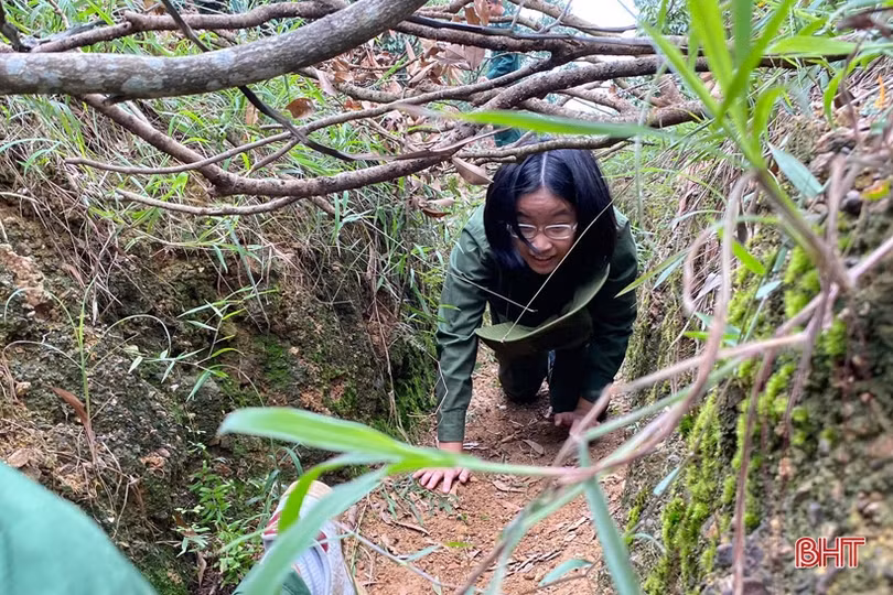 Học sinh Albert Einstein “rèn luyện ý chí” cùng các chiến sỹ biên phòng