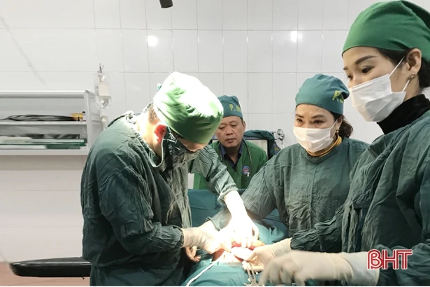 Kịp thời cứu sống mẹ và con sản phụ bị vỡ tử cung, nhau cài răng lược