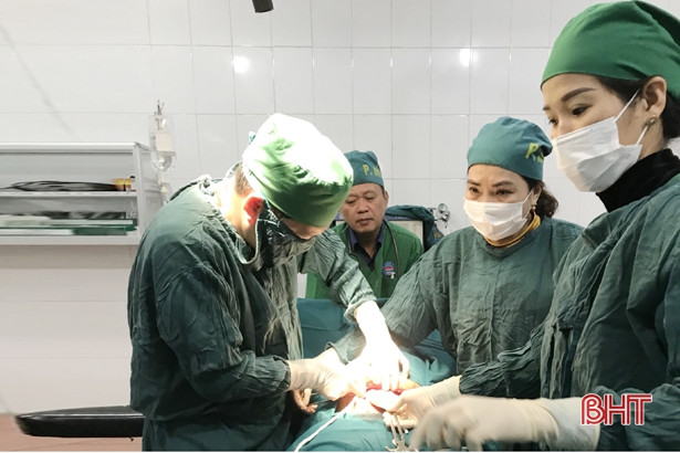 Kịp thời cứu sống mẹ và con sản phụ bị vỡ tử cung, nhau cài răng lược