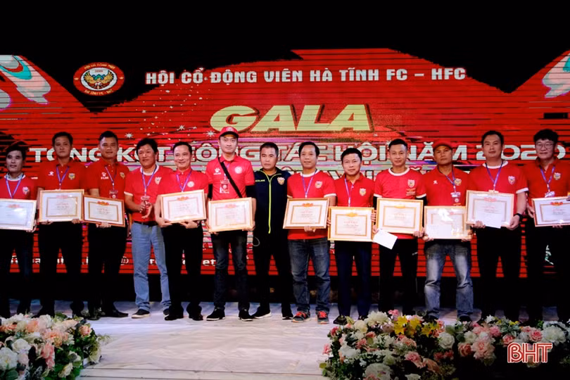 Thành công của CLB Hồng Lĩnh Hà Tĩnh có sự đóng góp quan trọng của Hội Cổ động viên