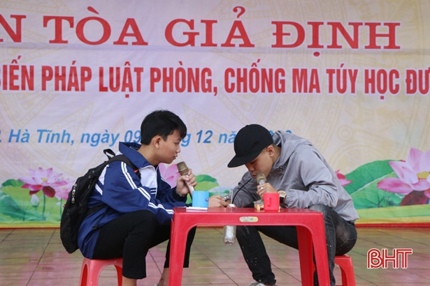 Phiên tòa giả định giúp học sinh TP Hà Tĩnh thấm sâu pháp luật phòng chống ma túy