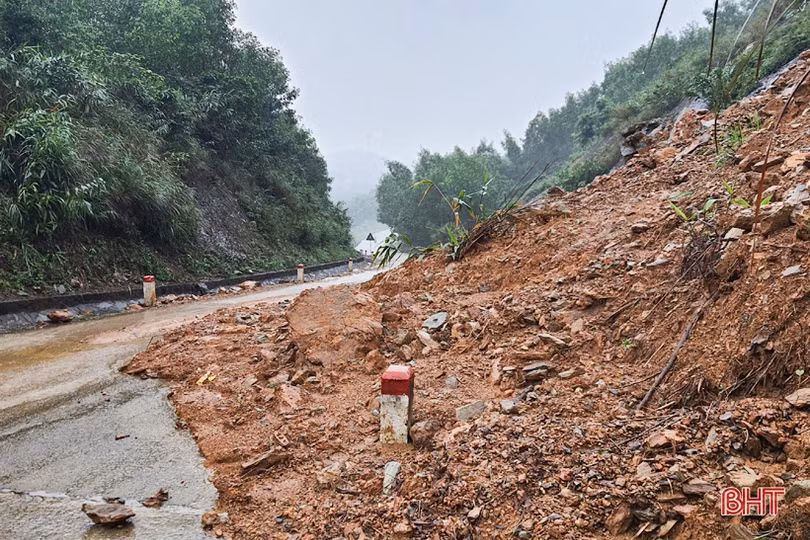Hạ tầng giao thông yếu kém, nhiều xã ở huyện phía Nam Hà Tĩnh khó đạt chuẩn nông thôn mới