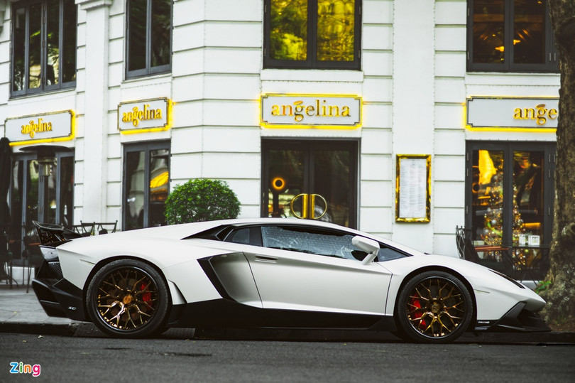 Dàn siêu xe trăm tỷ dạo phố Hà Nội ảnh 2 Dàn siêu xe trăm tỷ đồng dạo phố Hà Nội