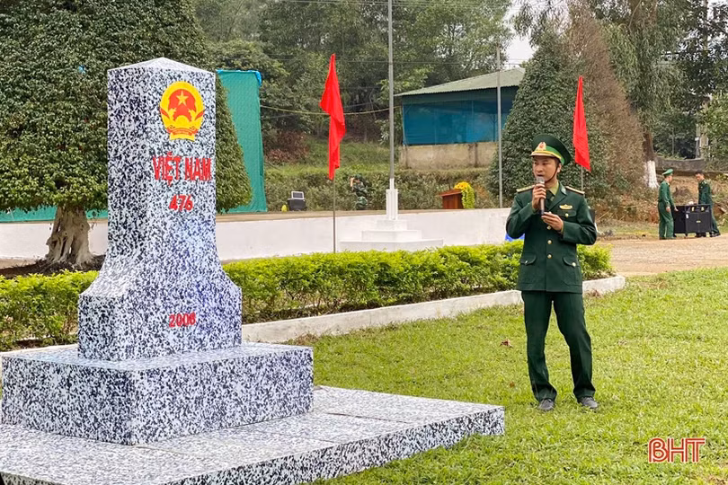 Học sinh Albert Einstein “rèn luyện ý chí” cùng các chiến sỹ biên phòng