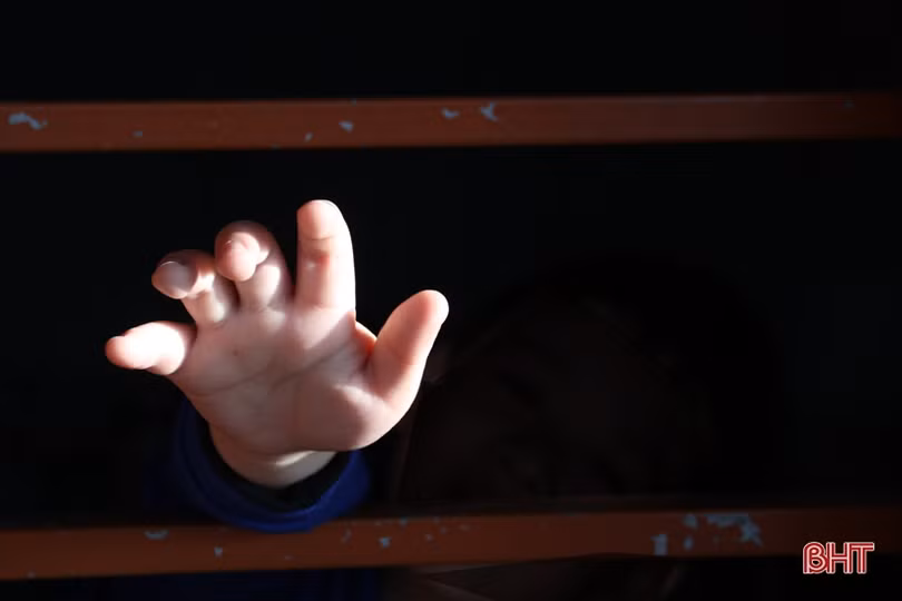 Hành trình cùng con trai “chiến đấu” với bệnh tự kỷ của bà mẹ Hà Tĩnh