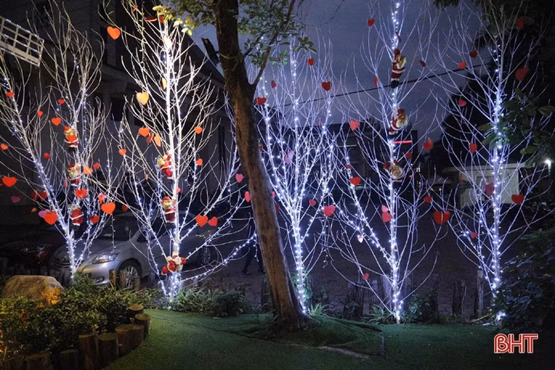 TP Hà Tĩnh ngập tràn sắc màu Giáng sinh