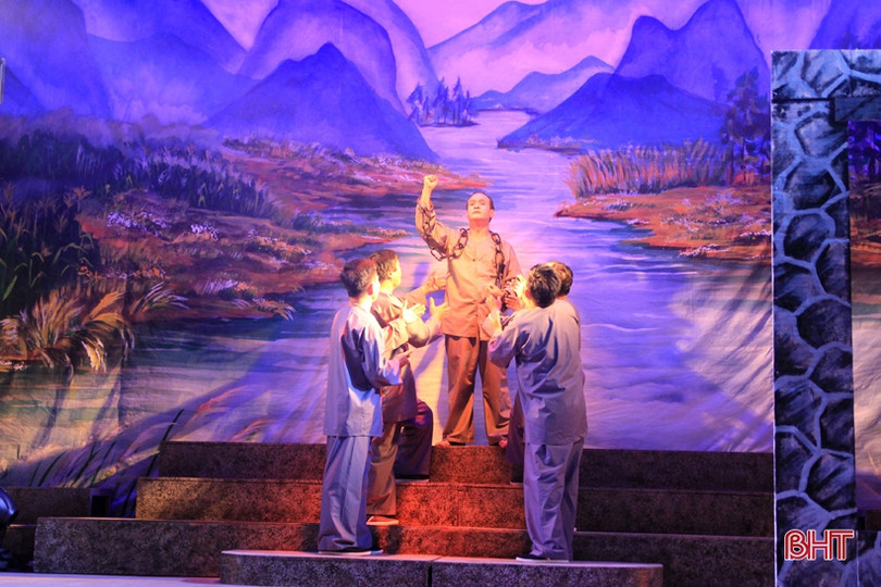 Hà Tĩnh chuẩn bị công diễn chương trình sử thi nghệ thuật “Hãy giữ vững chí khí chiến đấu” ảnh 7 Hà Tĩnh chuẩn bị công diễn chương trình sử thi nghệ thuật “Hãy giữ vững chí khí chiến đấu”