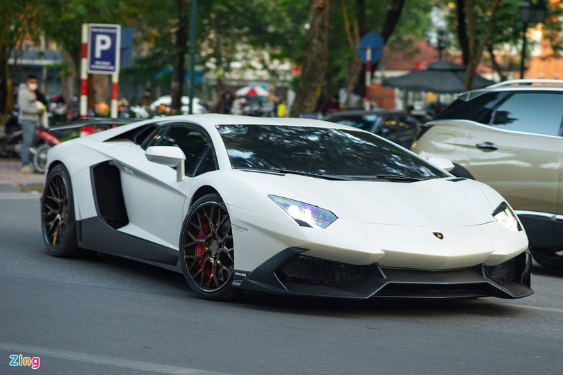 Dàn siêu xe trăm tỷ dạo phố Hà Nội ảnh 1 Dàn siêu xe trăm tỷ đồng dạo phố Hà Nội