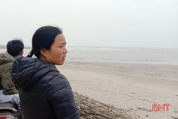 Cứu tàu bạn mắc cạn, tàu một ngư dân Thanh Hóa bị lật úp trên biển Hà Tĩnh