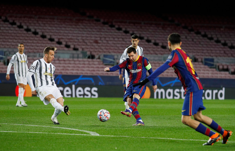 Messi bất lực trong ngày Ronaldo tỏa sáng